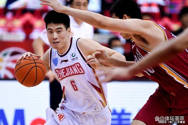 开云官方-包含里程碑夜！浙江稠州临场应变，意甲加时末段刷纪录，更衣室稳定，赛程密集仍需轮换的词条