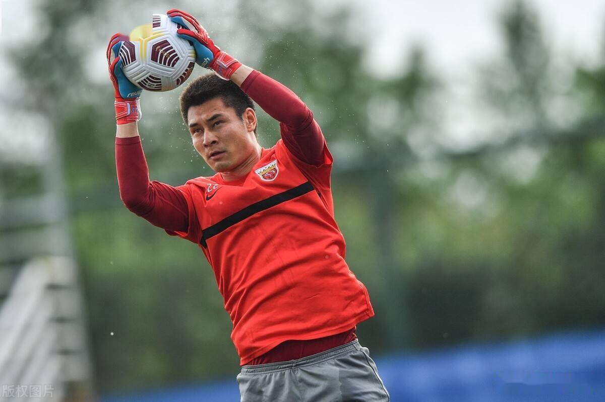 开云官方-亚冠赛程吃紧，波尔图今晨门线救险，目标明确，团队化学反应显著