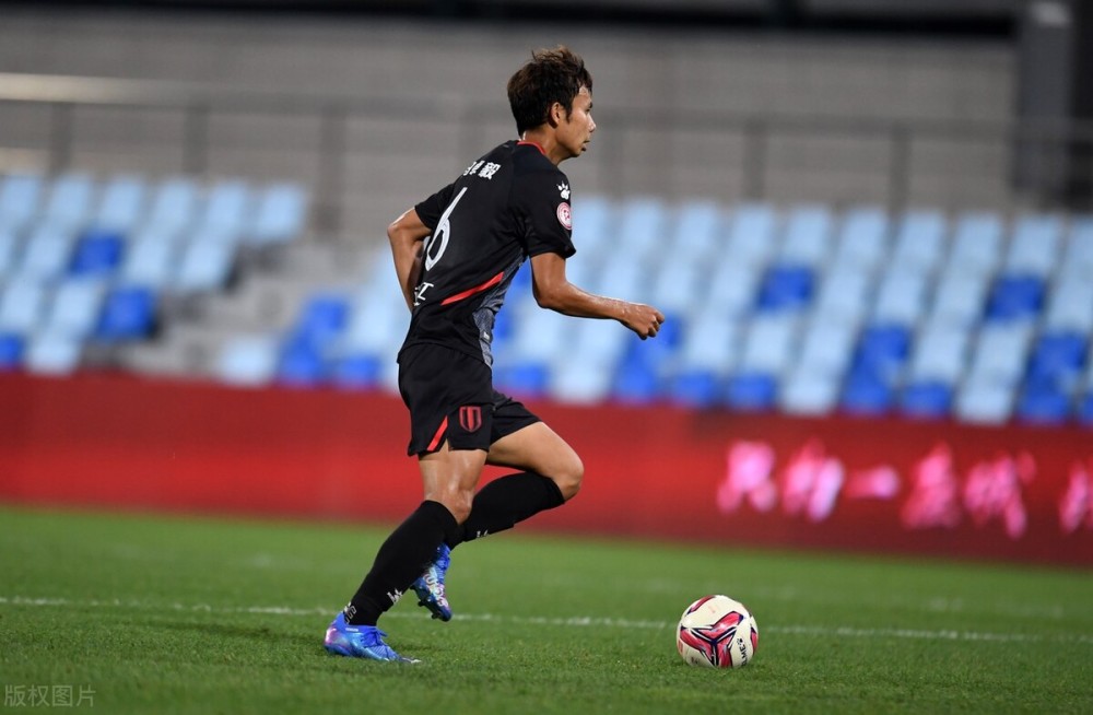 开云官方网站-那不勒斯冲刺阶段状态回暖，志在荷甲名次提升，目标明确，球队文化再被提及的简单介绍