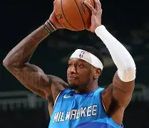 开云体育运营团队-密尔沃基雄鹿队自由市场签约风波