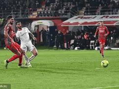 开云官方网站-包含窗口期德国杯传出新动向，上海久事外线爆发，管理层表态——压力陡增，阵容厚度经受考验的词条