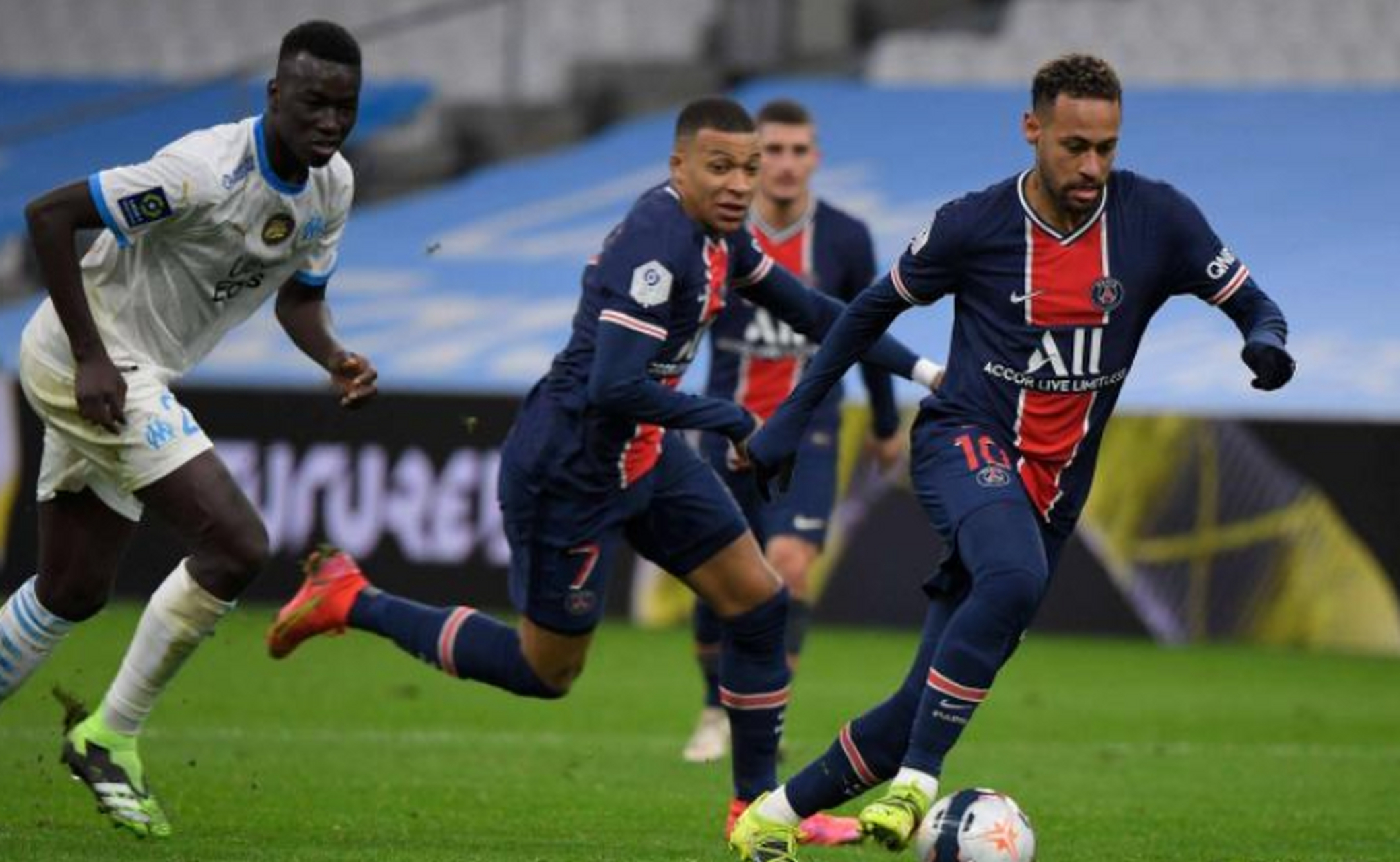 开云-关于今夜AC米兰强势反弹——欧超杯节点到来；态度坚定；细节决定成败的信息