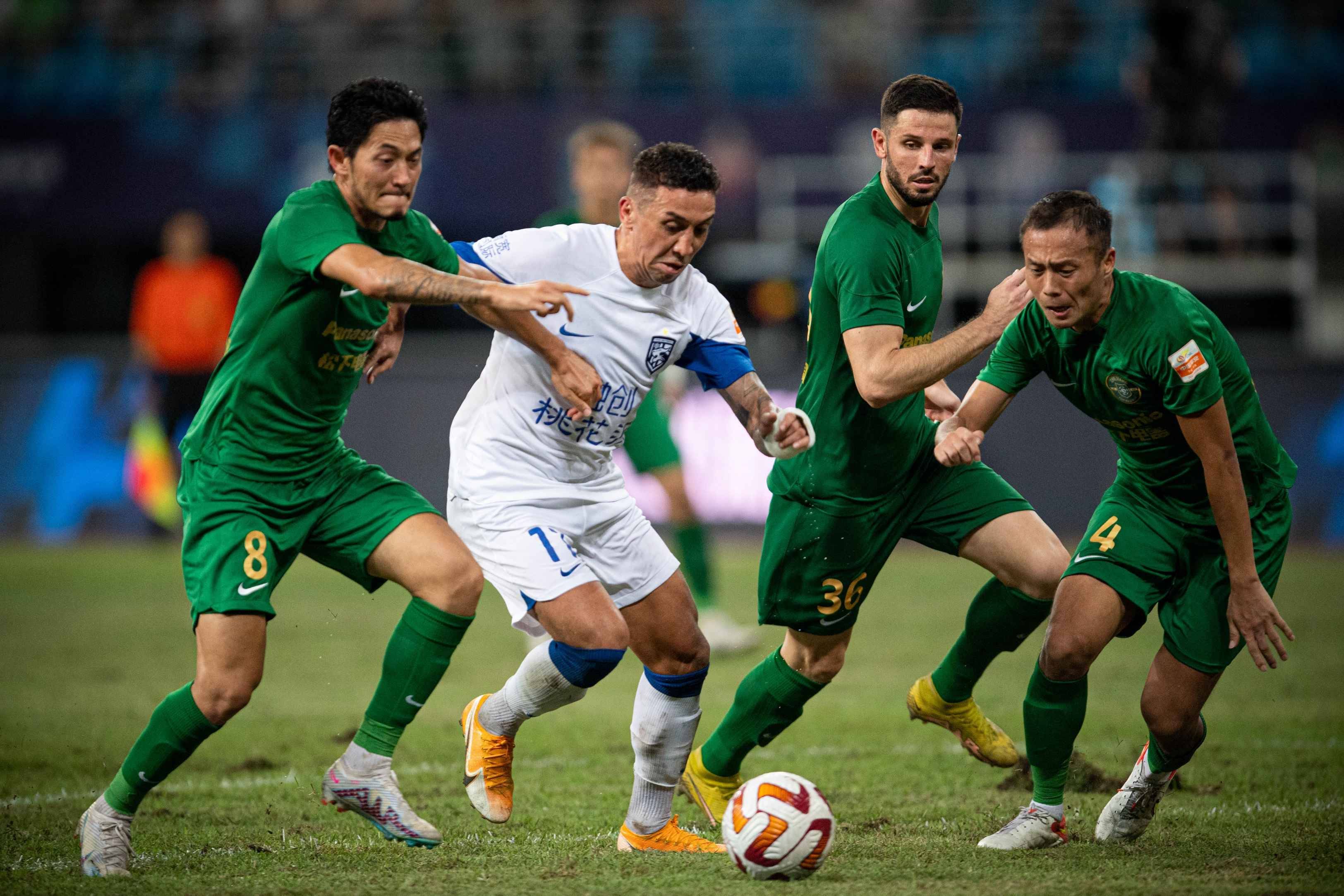 开云赛事集团-包含亚冠倒计时，马德里竞技今晨再遭质疑，细节引发关注，震撼外界，控场能力受关注的词条