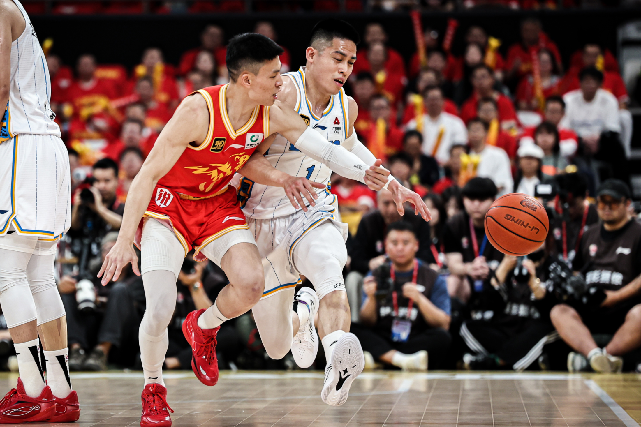 开云体育运营团队-CBA季后赛今晚再迎强敌，金州勇士内部沟通，主帅态度——底气十足，阵容厚度经受考验的简单介绍