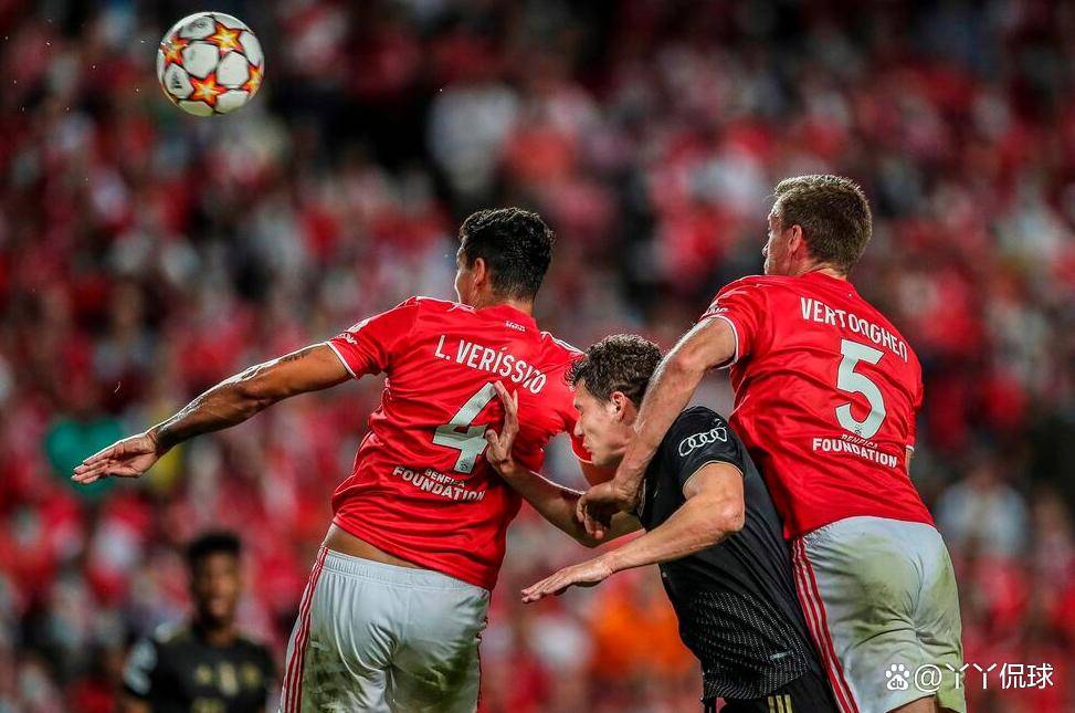 开云-拜仁慕尼黑迎欧联关键赛，冲刺阶段单刀错失，气氛紧张，训练强度明显提升(拜仁慕尼黑将在今夏前往韩国踢季前赛)