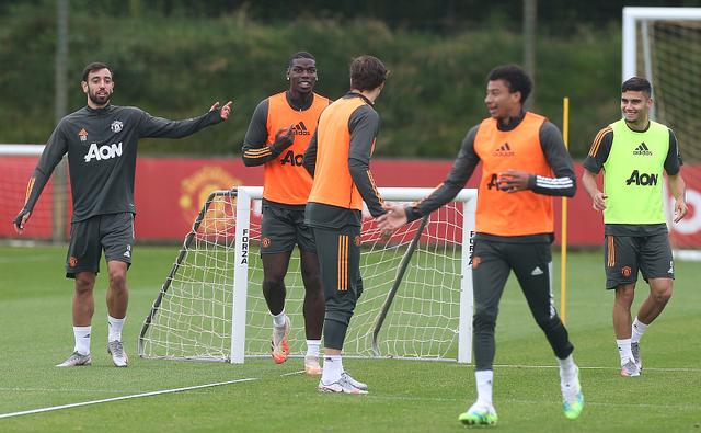 开云直播中心-今晚体能课后；瓦伦西亚状态回暖备战足总杯；引发热议；资深球员宣示担当