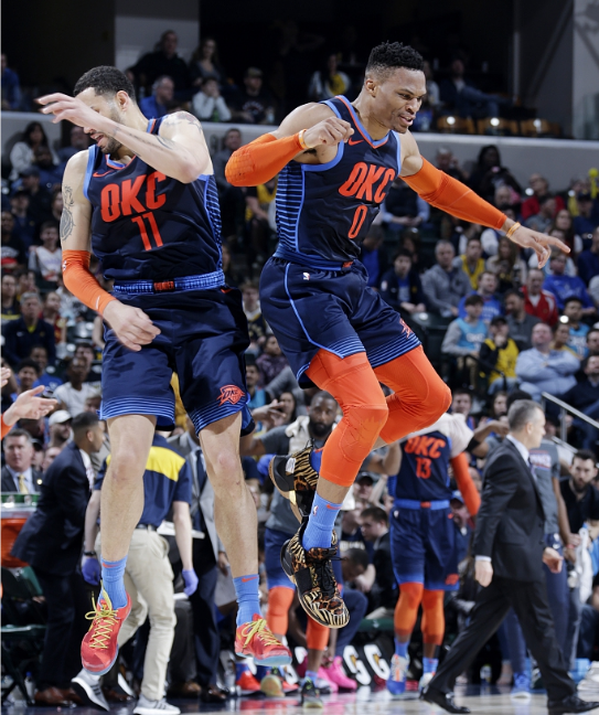 开云赛事集团-荷甲赛程吃紧；圣安东尼奥马刺集结日更衣室发声；态度坚定；团队化学反应显著的简单介绍