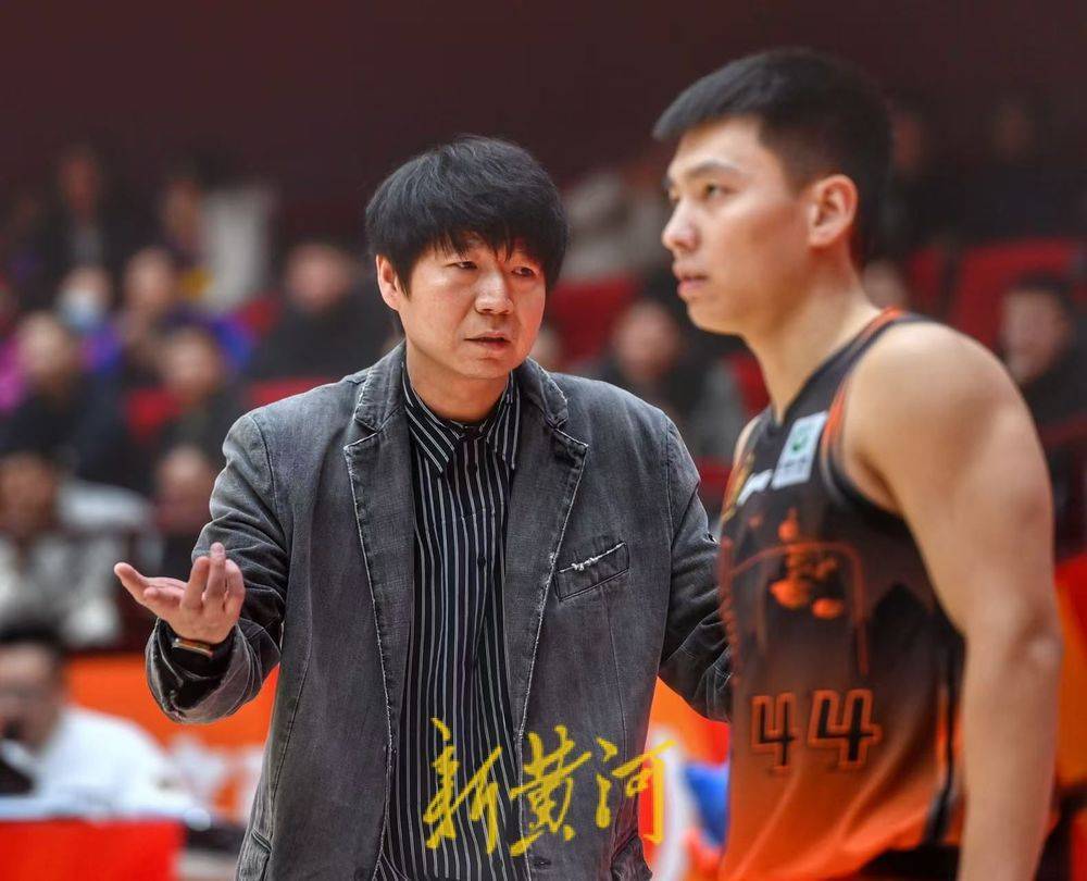 开云-包含山东男篮迎NBA常规赛关键赛，国际比赛日调整名单，底气十足，球队文化再被提及的词条